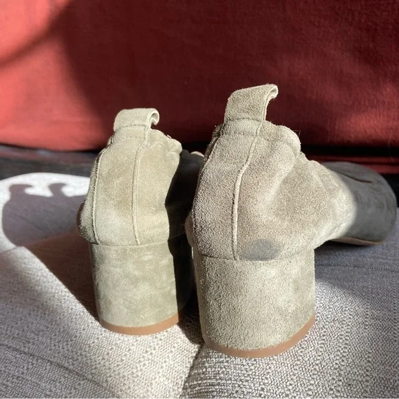 Everlane The Italian Leather Day Heel Suede Olive 8 NWB - Picture 2 of 4
